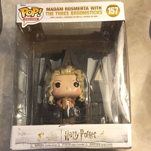 New Funko Harry Potter Deluxe Pop Madam Rosmerta Three Broomsticks Set.